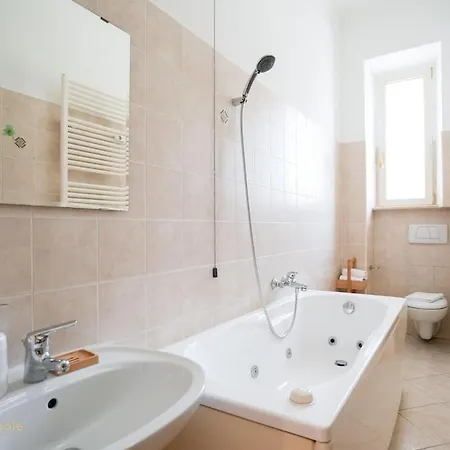 Apartment Artisti Apartment, Trilocale In Vanchiglia
