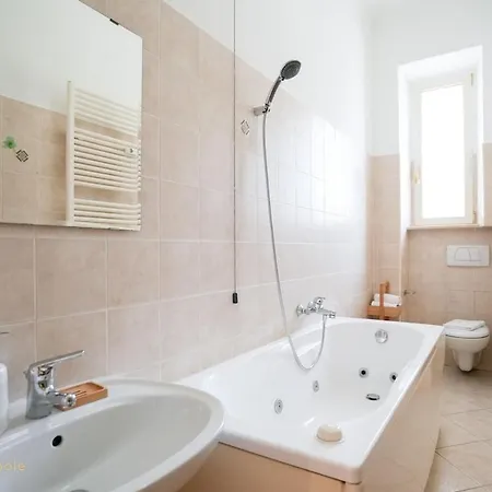 Apartmán Artisti Apartment, Trilocale In Vanchiglia