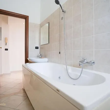 Apartmán Artisti Apartment, Trilocale In Vanchiglia Turín
